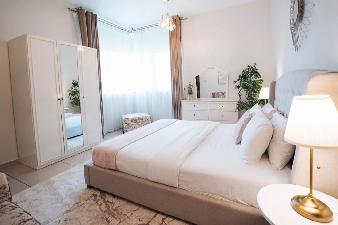 Charming Warm Suite With Amazing Views Of The City Dubai Eksteriør bilde