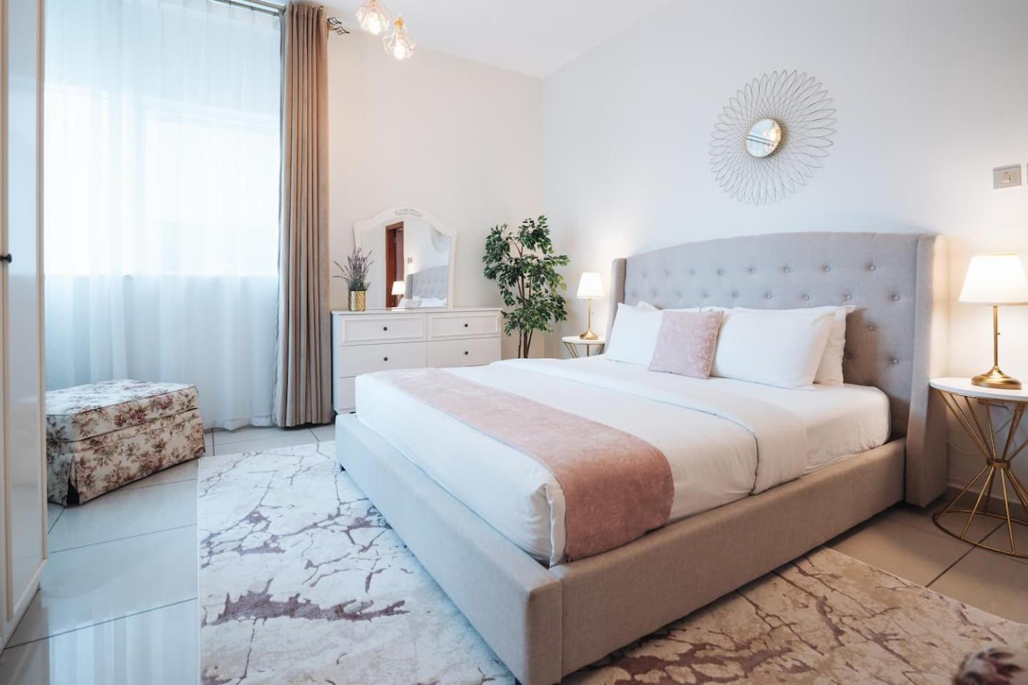 Charming Warm Suite With Amazing Views Of The City Dubai Eksteriør bilde